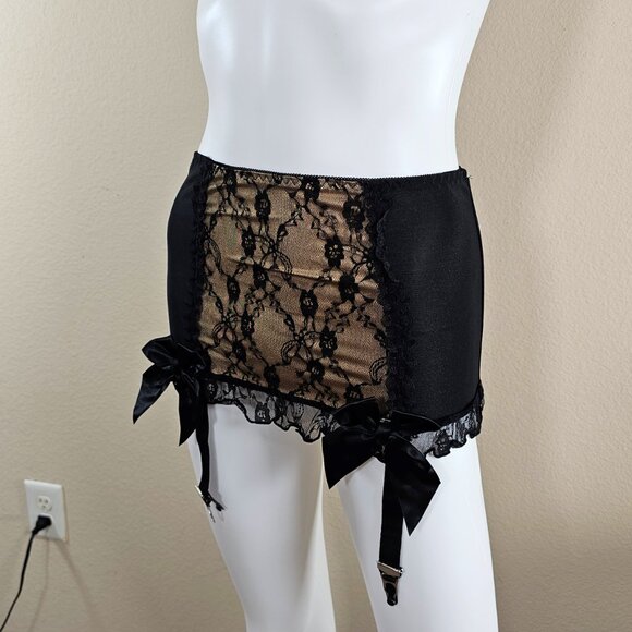 Coquette Black Nude Retro Garter Belt, Lace and Satin with Bows - Picture 2 of 11